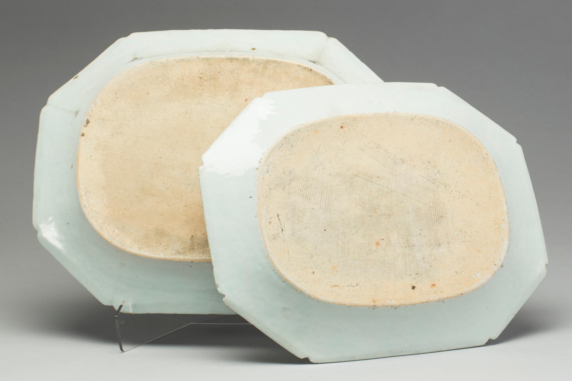 SERVERINGSFAT, 2 st, porslin, Kina Qianlong(1736-1795).