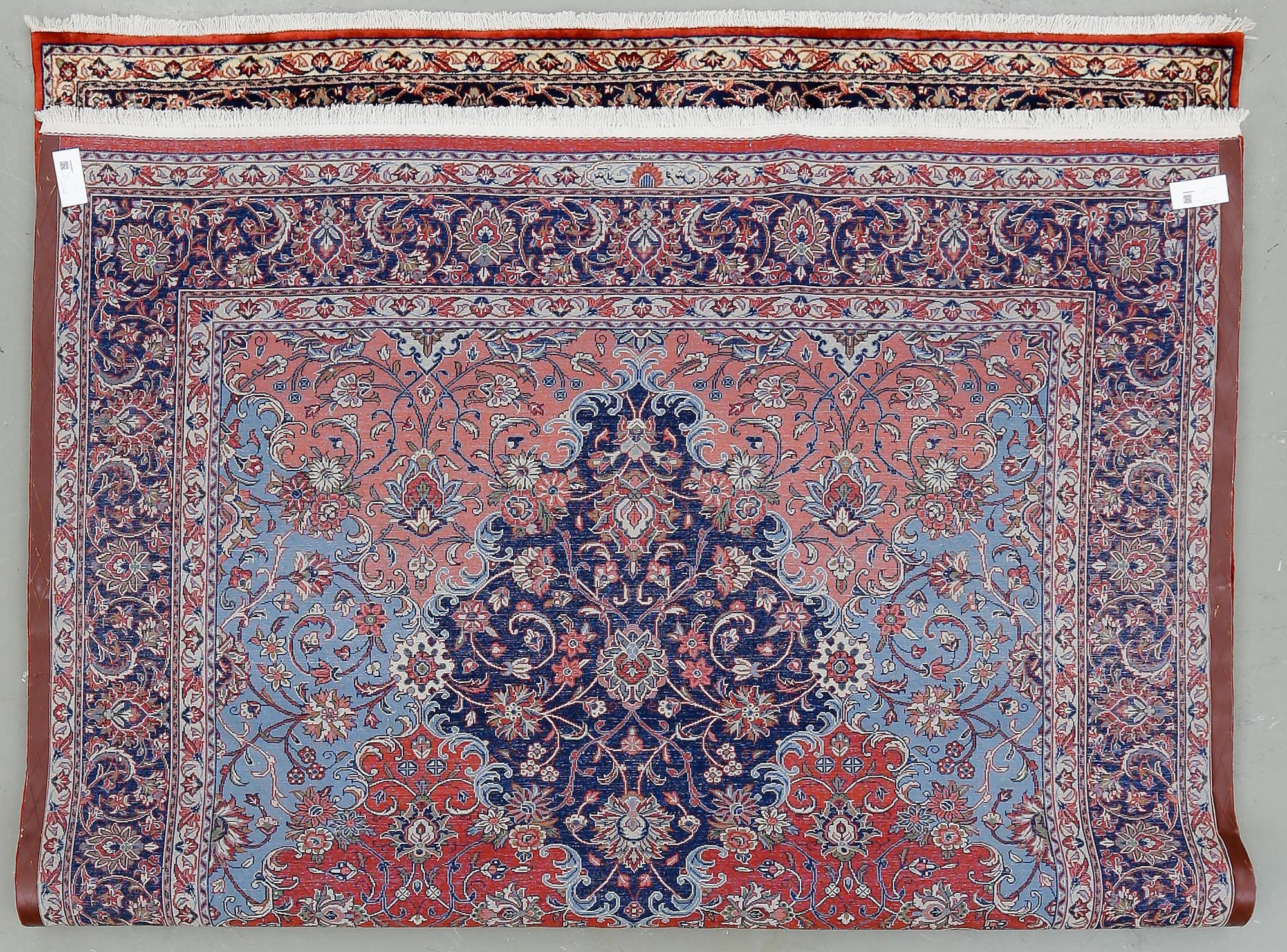 MATTA, Sarouk, ca 298x207 cm.