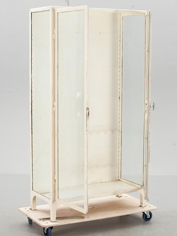 LÄKARSKÅP, 1900-tal.