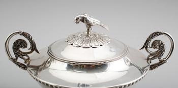 STRÖSOCKERSKÅLAR, 1 par, silver, Gustaf Möllenborg, Stockholm 1901. Vikt ca 1420 gram.