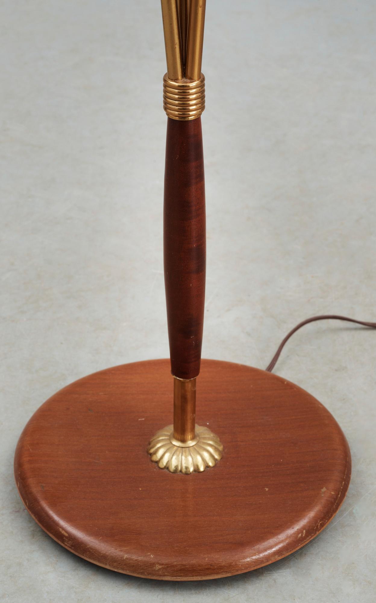 GOLVLAMPA, 1900-talets mitt.