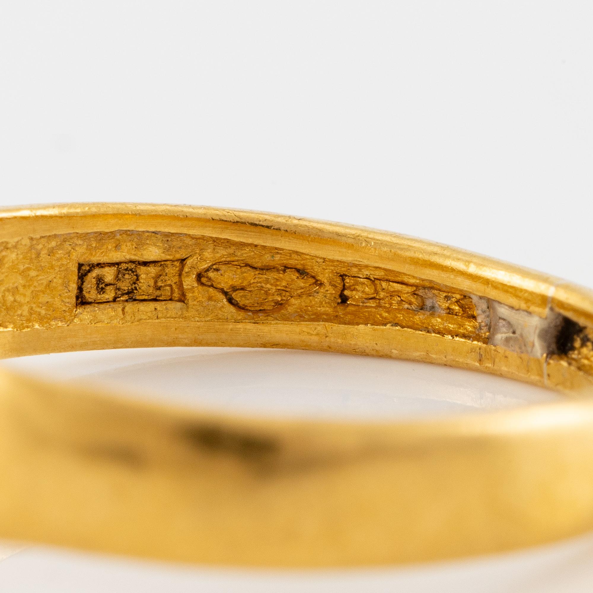 Ring, 23K gold with rose-cut diamond.