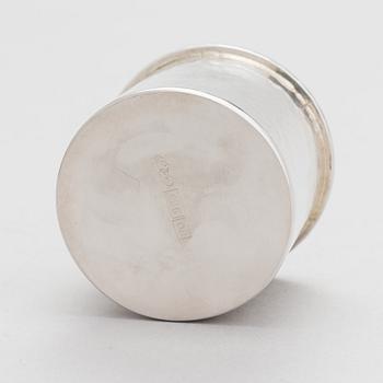 Pekka Piekäinen, Burk, sterlingsilver. Platinoro, Åbo.