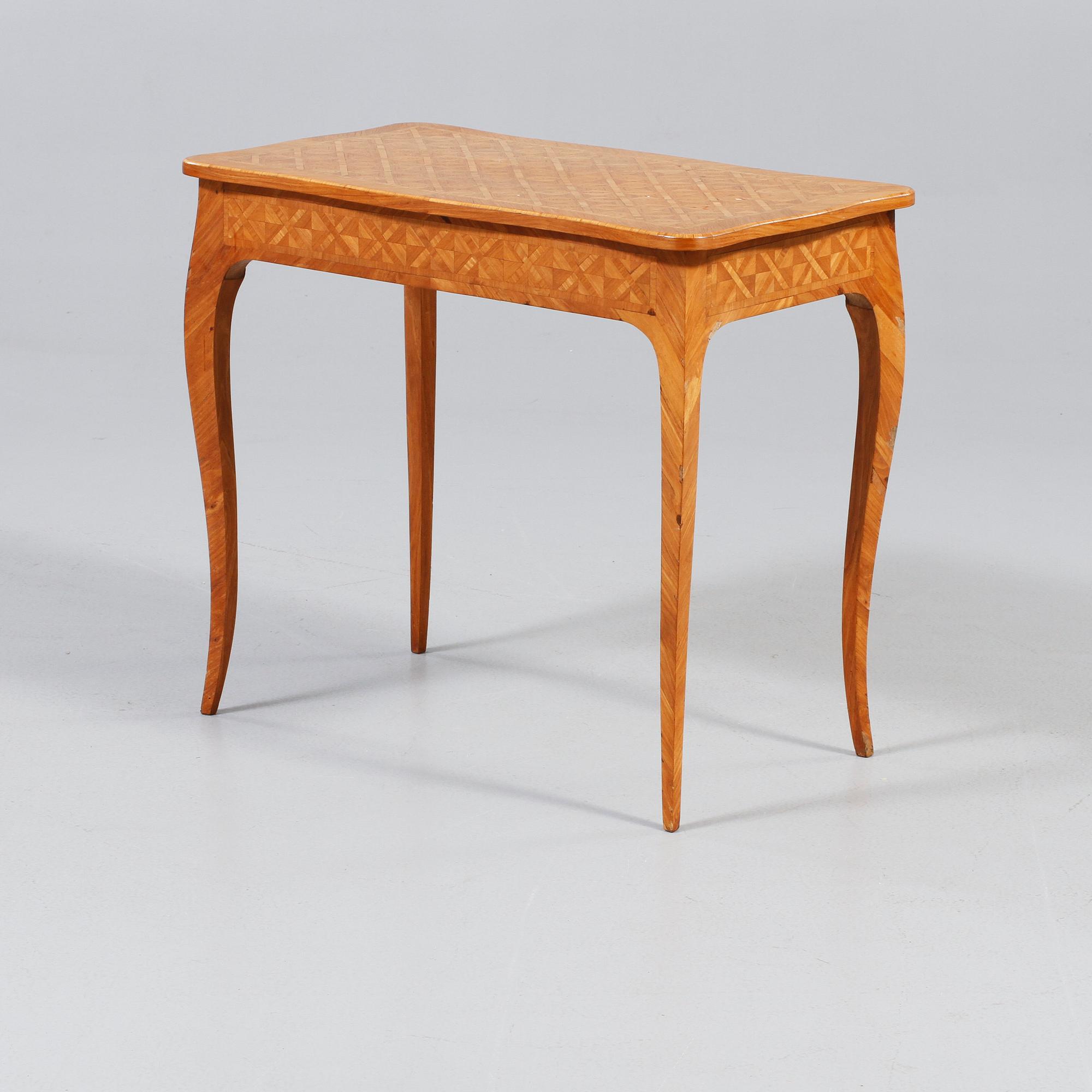 BORD, rokokostil, 1900-talets första hälft.