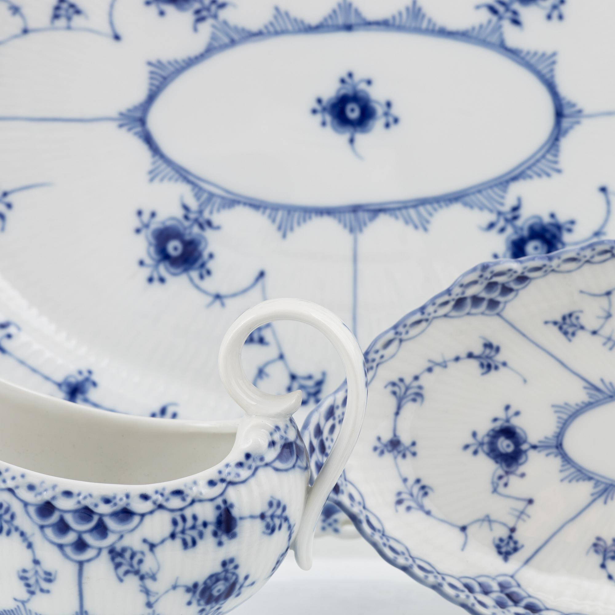 39 pieces of a 'Musselmalet' porcelain service, Royal Copenhagen, Denmark.