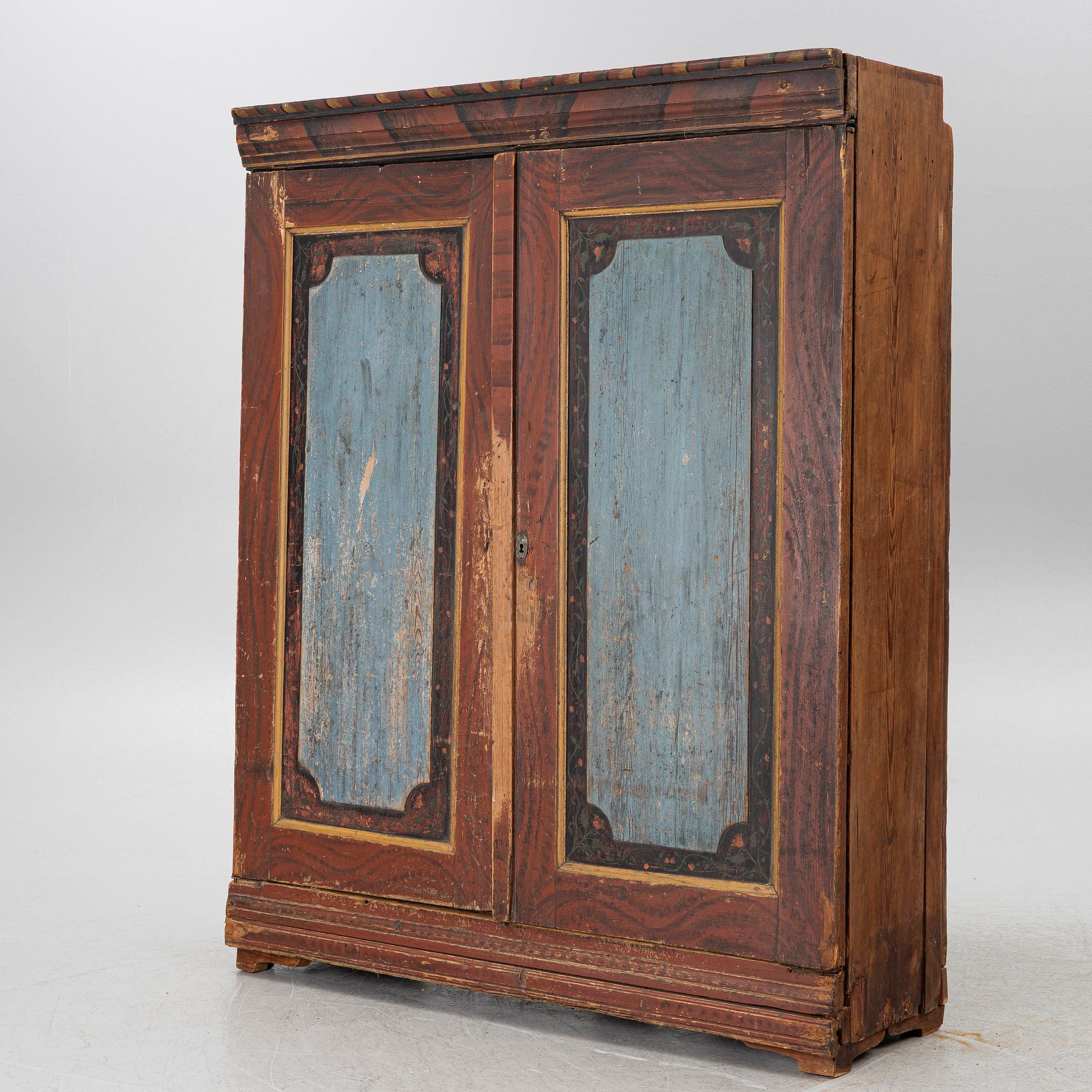 A cabinet, 19th century.