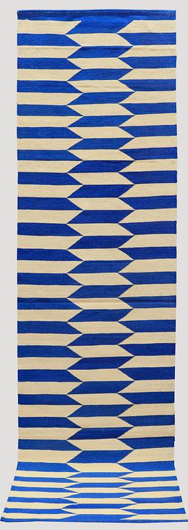 A runner, flat weave, ca 298 x 82 cm.