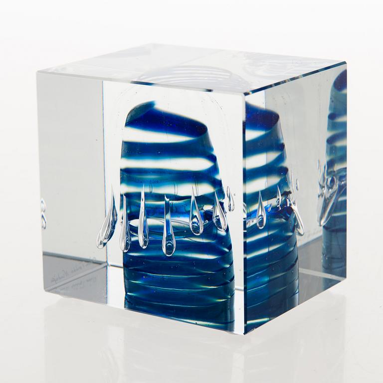 OIVA TOIKKA, An annual glass cube, signed Oiva Toikka Nuutajärvi.