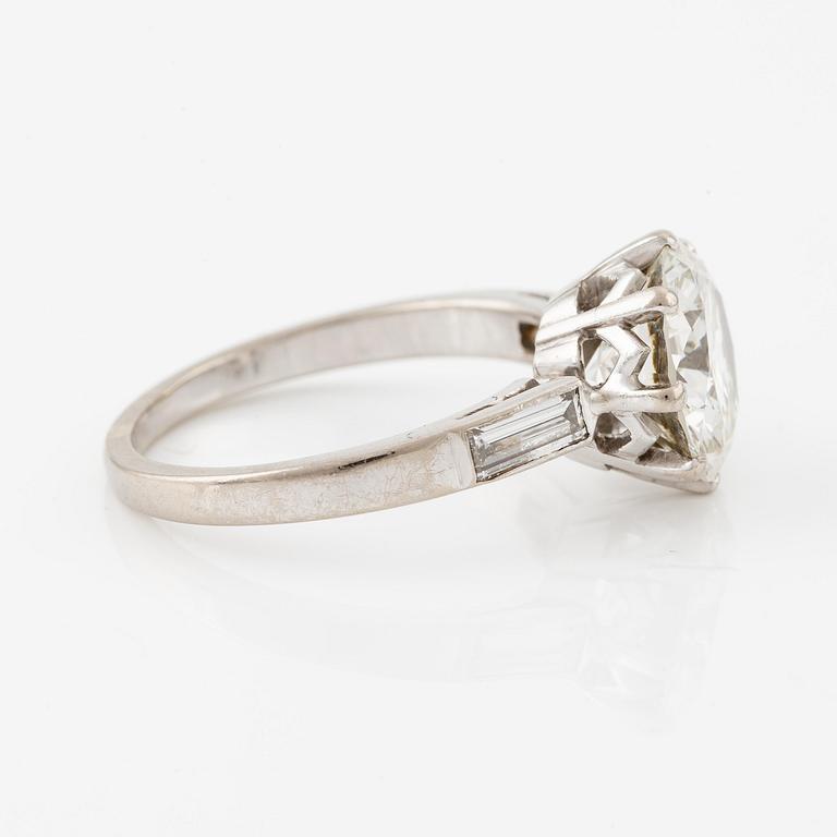 A ring, W.A. Bolin, 18K white gold with a round brilliant-cut diamond ca 3.50 ct.