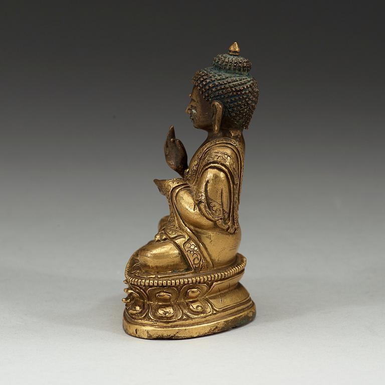 BUDDHA, delvis förgylld brons.  Sino-tibetansk, 1700-tal.