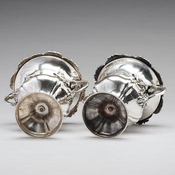 A pair of Russian 19th century silver champagne coolers, mark of Carl Johann Tegelsten, St. Petersburg 1842.