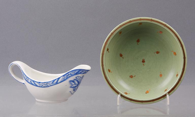 SKÅL samt SÅSNIPA, stengods resp flintgods, "Celadon" resp "Vas", Wilhelm Kåge, Gustavsberg.