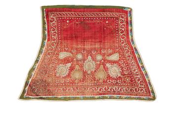 ANTIQUE HORSE COVER, PROBABLY INDIA. 127 x 123-184 cm.