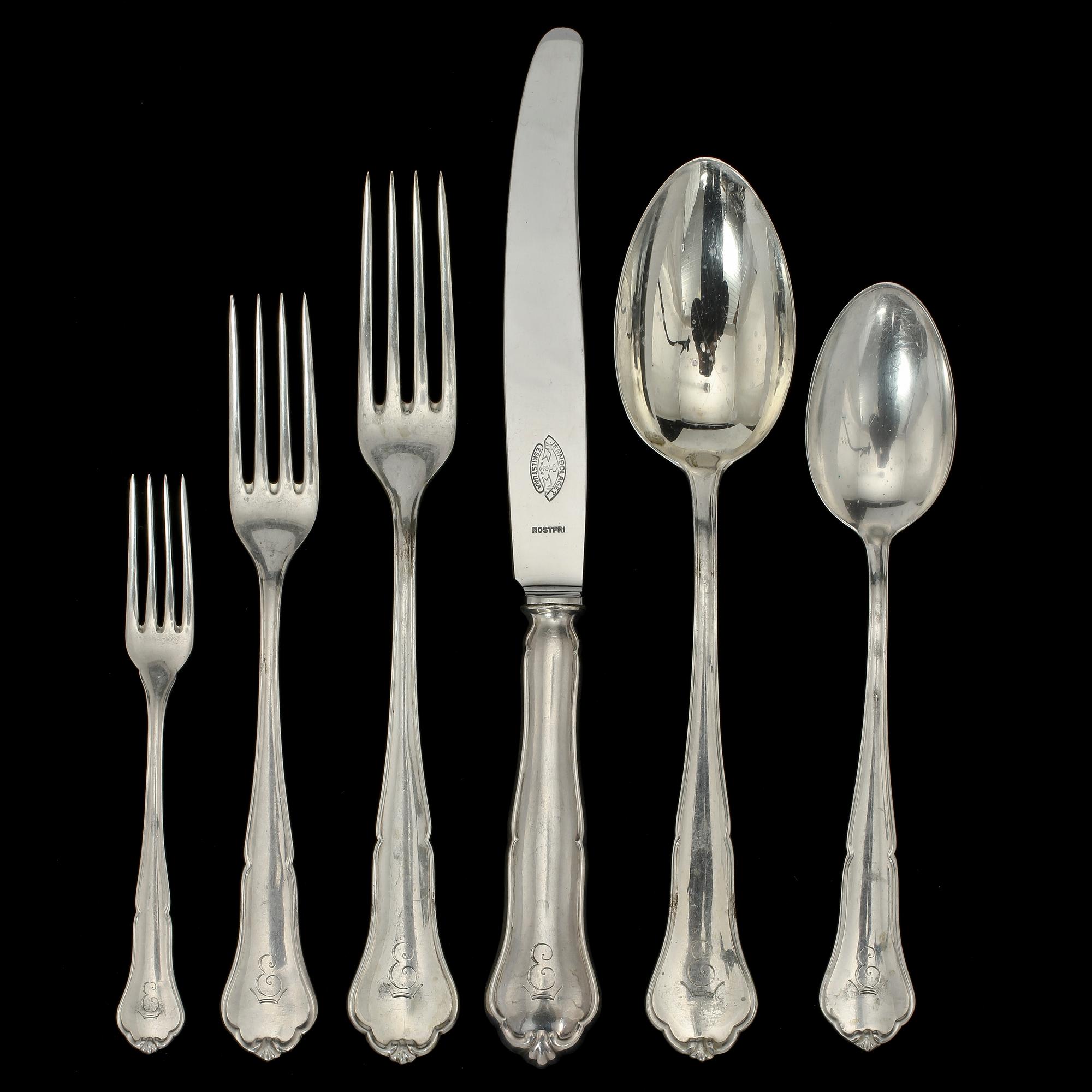 BESTICKSERVISDELAR, 35 st, silver, W & T, Borås, 1900-talets mitt, importstämplade. Vikt 1913 g.