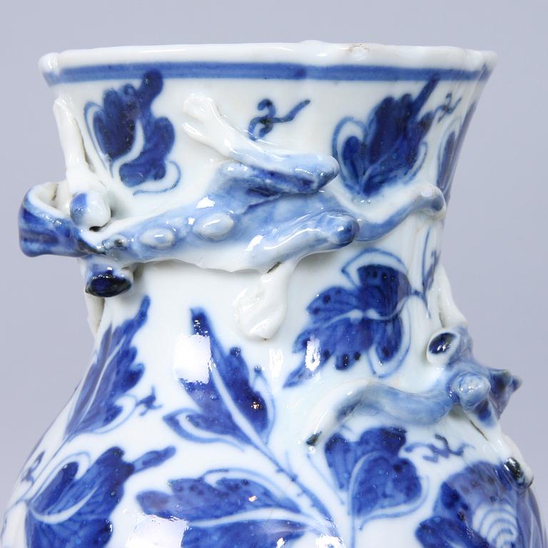 VAS, porslin, Kina, 1800-tal.