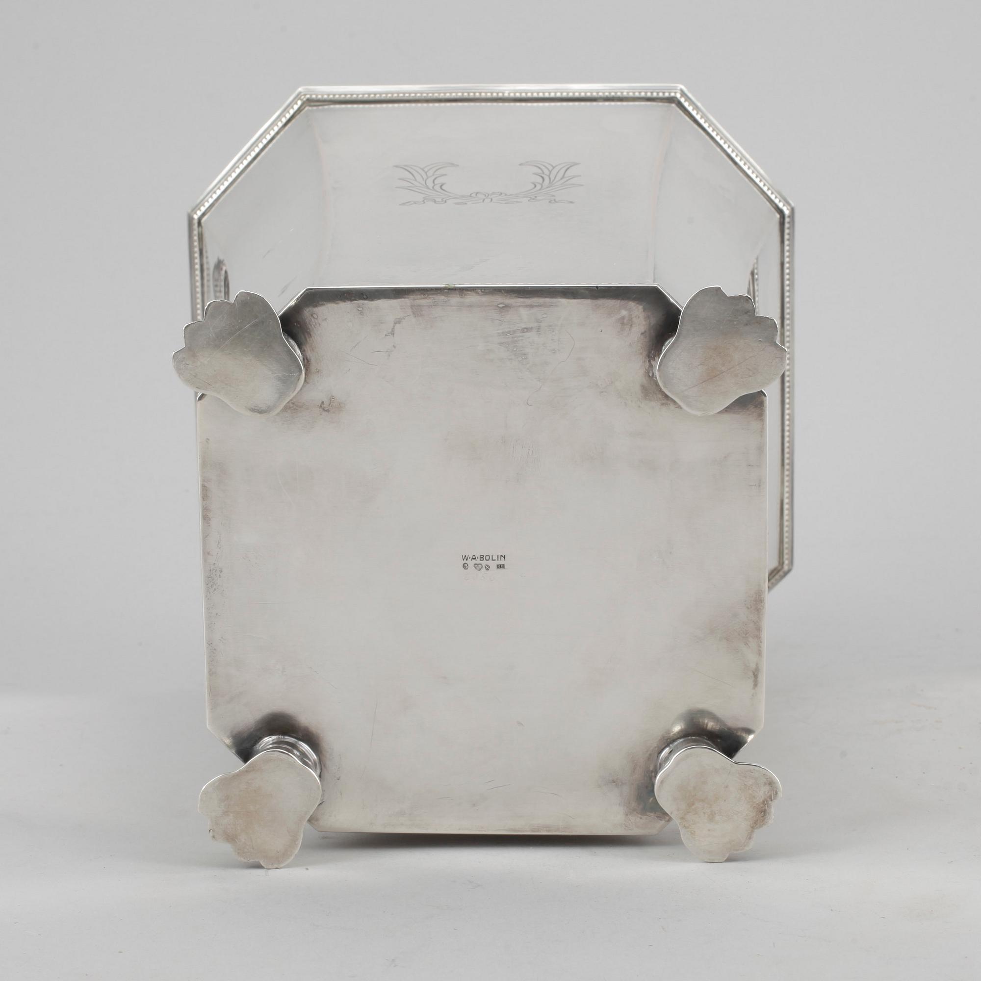 VAS / YTTERFODER, silver, WA Bolin Stockholm 1931. Vikt ca 780 gram.
