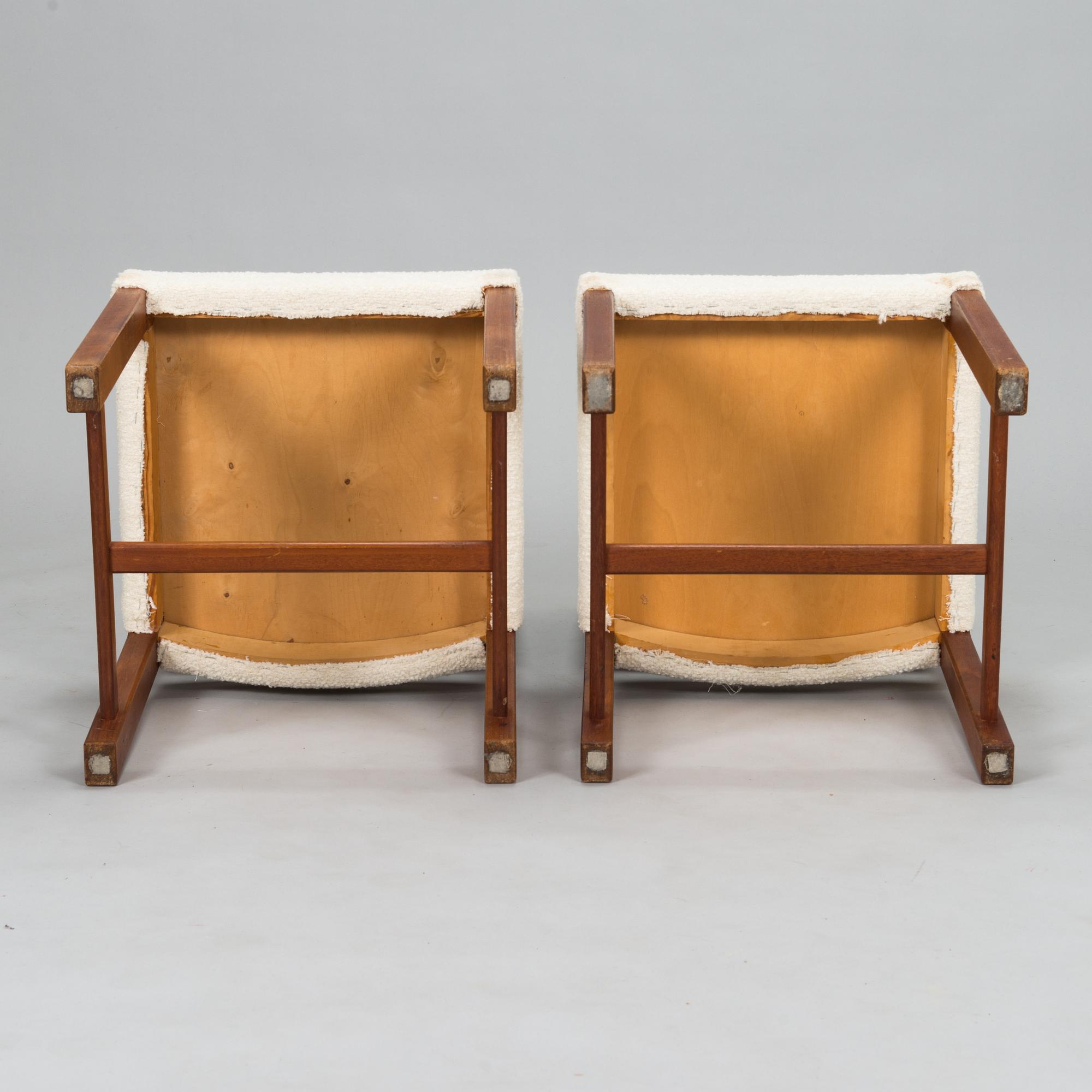 Carl Gustaf Hiort af Ornäs, a mid-20th Century dining table and eight chairs for  för HMN Huonekalu Mikko Nupponen.