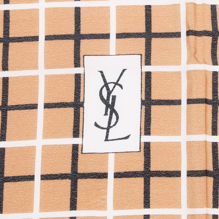 SCARFAR, 2 st, Yves Saint Laurent.