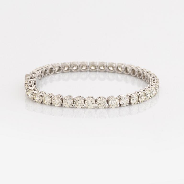 Brilliant  cut diamond tennis bracelet, total 13,01 ct.