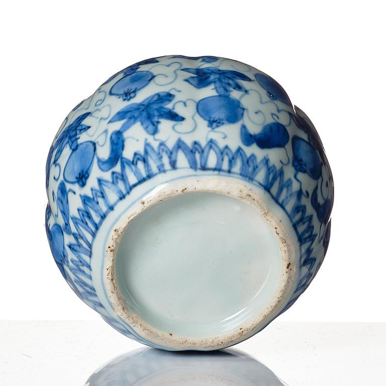 A blue and white melon shaped jar, Ming dynasty, Wanli (1572-1620).