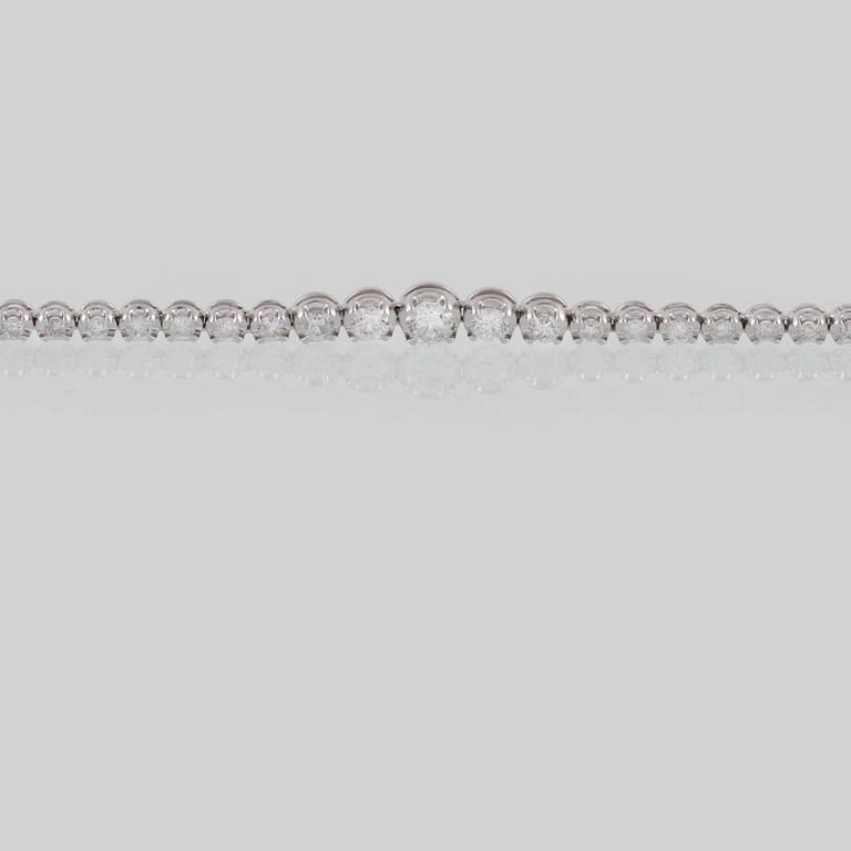COLLIER, 18k vitguld med briljantslipade diamanter, 3.78ct. Vikt 7 g.