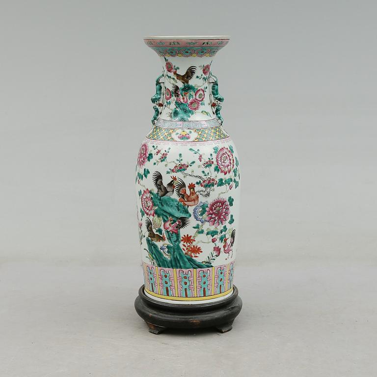 GOLVVAS, porslin, Kina, 1800-/1900-tal.