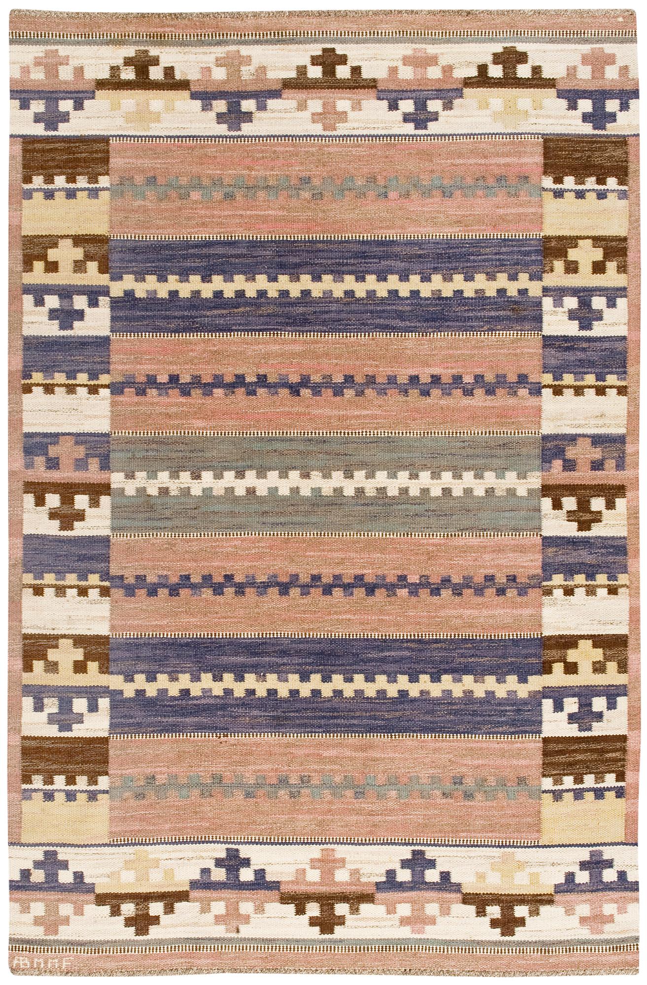 MATTA. "Herrumsmattan". Rölakan. 245,5 x 169 cm. Signerad AB MMF (AB Märta Måås-Fjetterström).