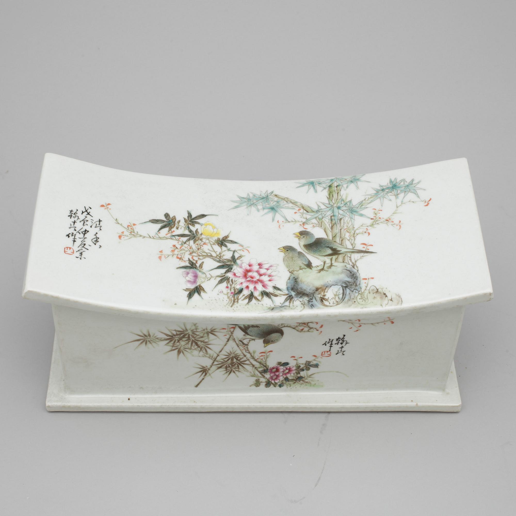 HANDKUDDE, porslin, troligen Republik, Kina, 1900-tal.