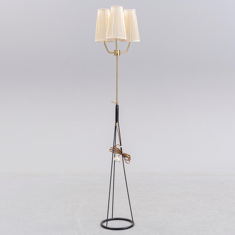 A mid 20th century floor lamp.