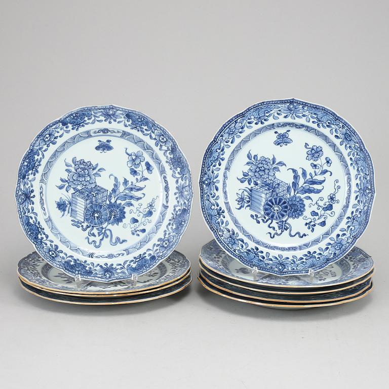 A group of 9 blue and white dishes, Qing dynasty, Qianlong (1736-95).