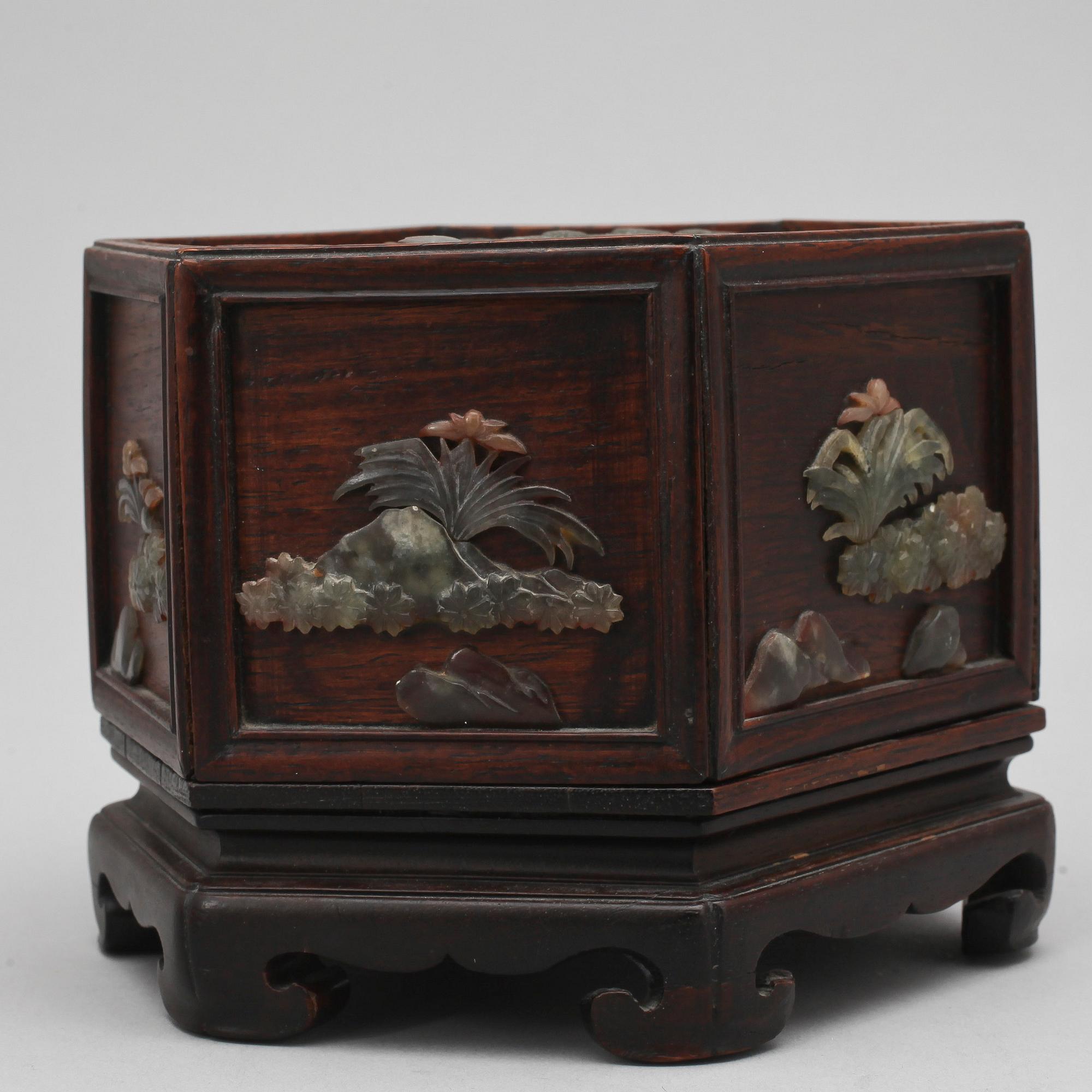 ASK, trä och sten, sannolikt Kina, 1900-tal.