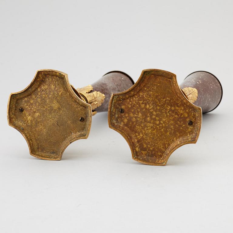 VASER, ett par, empirestil, 1800-tal.