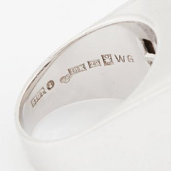 Sigurd Persson, ring 18K vitguld med runda briljantslipade diamanter, Stockholm 1974. Smed Wolfang Gessl.