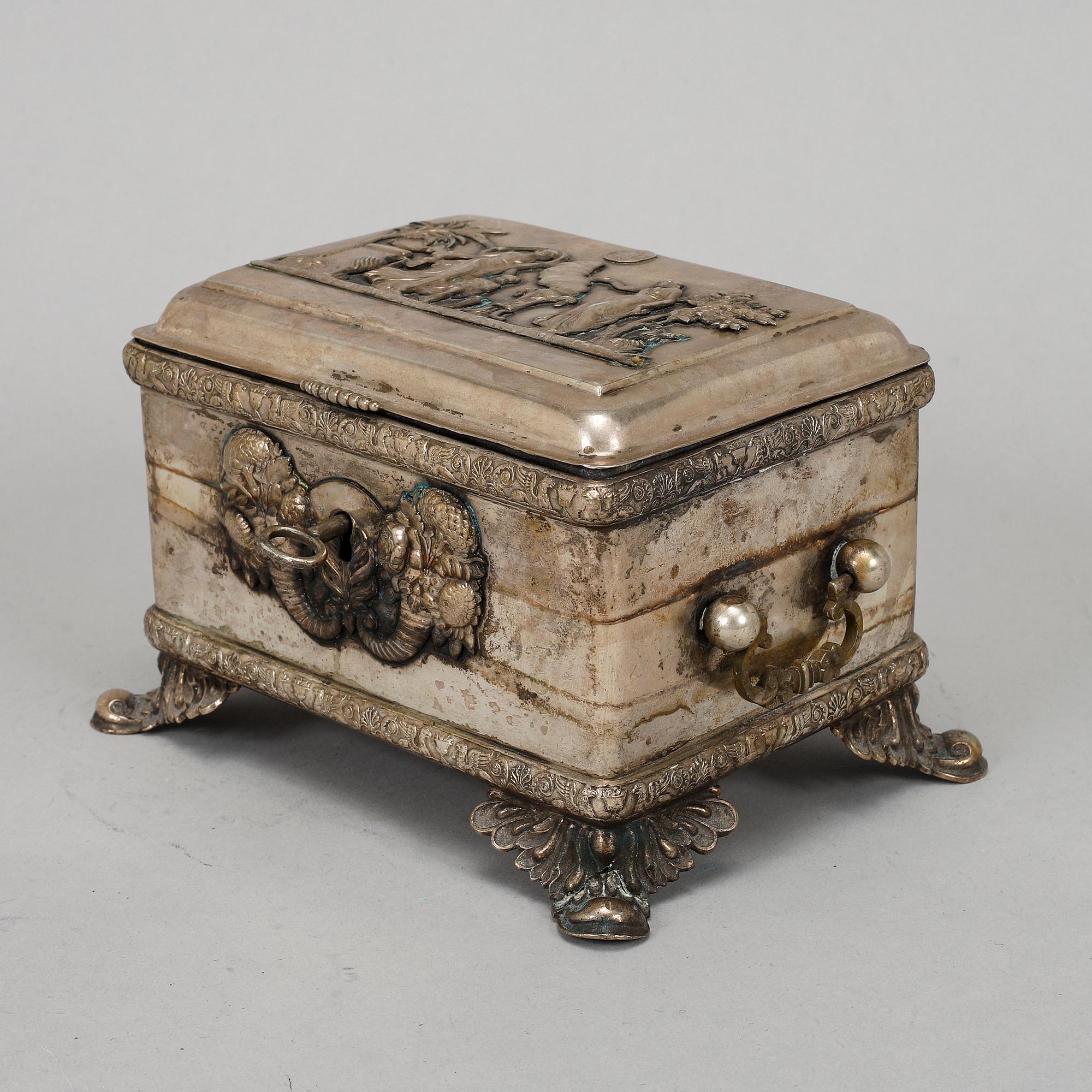 A silver box, mark of Ludwik Nast, Warszaw. 19th century.