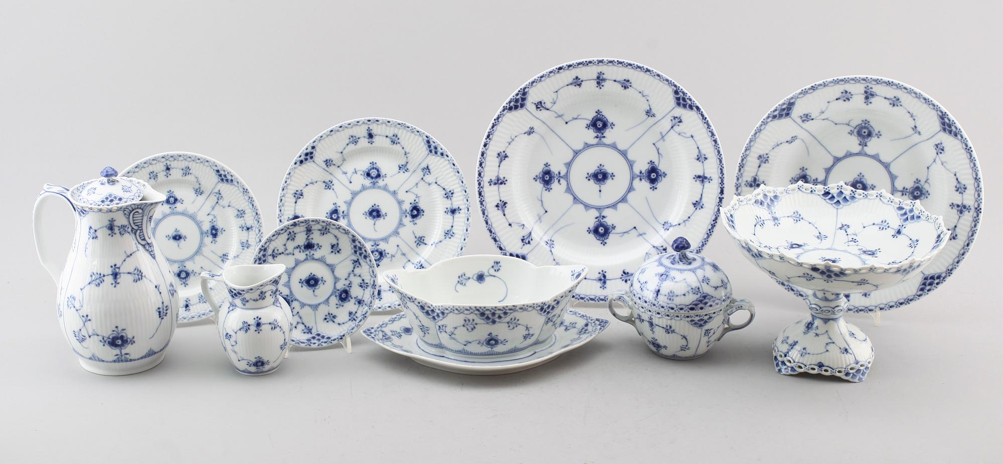 SERVISPORSLIN, 45 delar, "Musselmalet", Royal Copenhagen.