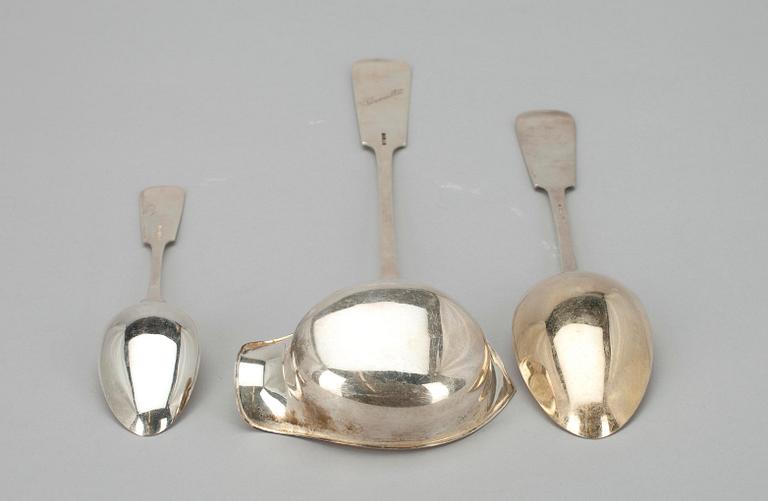 BESTICK 3 st, silver, Åbo samt Helsingsfors. Tot. vikt ca 283 g.