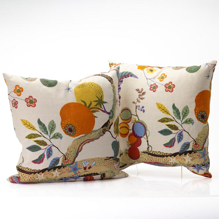 Josef Frank, Kuddar, ett par, "Vegetable Tree", Firma Svenskt Tenn, 2000-tal.