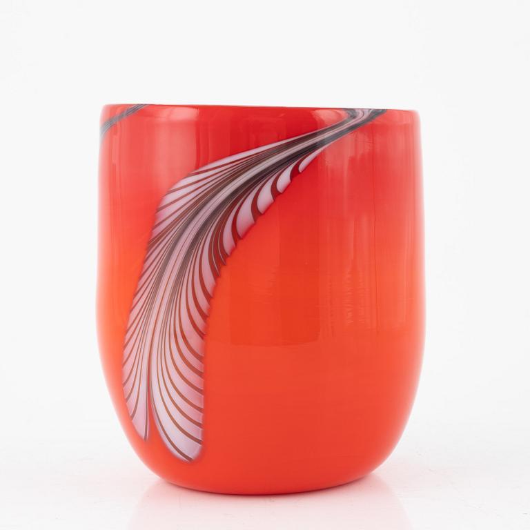 Kerttu Nurminen, a glass vase, Nuutajärvi, Notsjö, Finland.