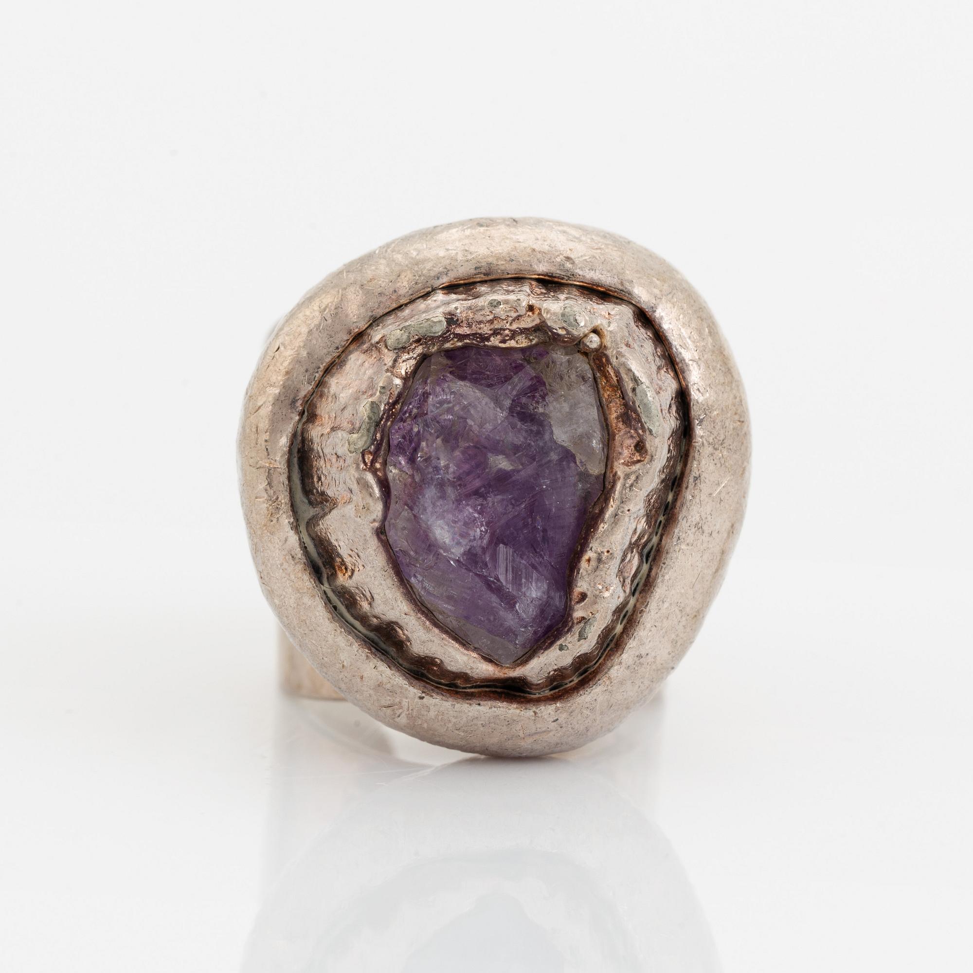 Jacob Hull, amethyst ring.