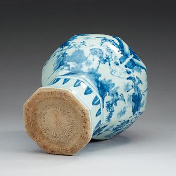 A blue and white Transitional jar, 17th Century.