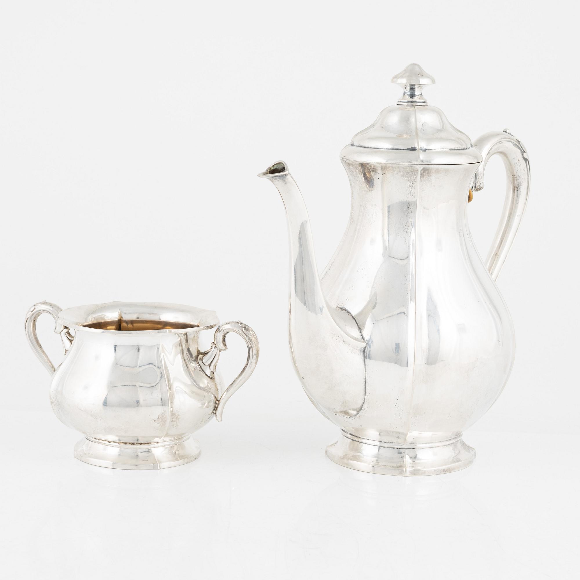 A Finnish silver coffee pot and a sugarbowl, Kultakeskus, Hämeenlinna, 1928.