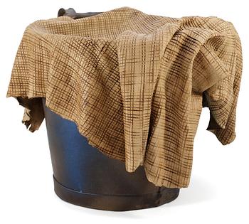 27. An Ingrid Herrlin stoneware bucket with a cleaning-cloth.