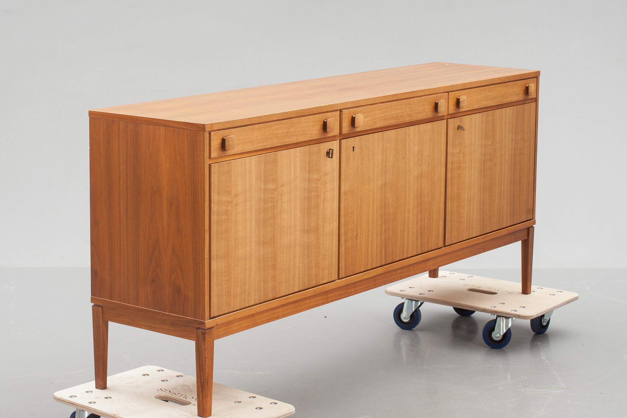 SIDEBOARD, Ulferts, Tibro, 1900-talets andra hälft.