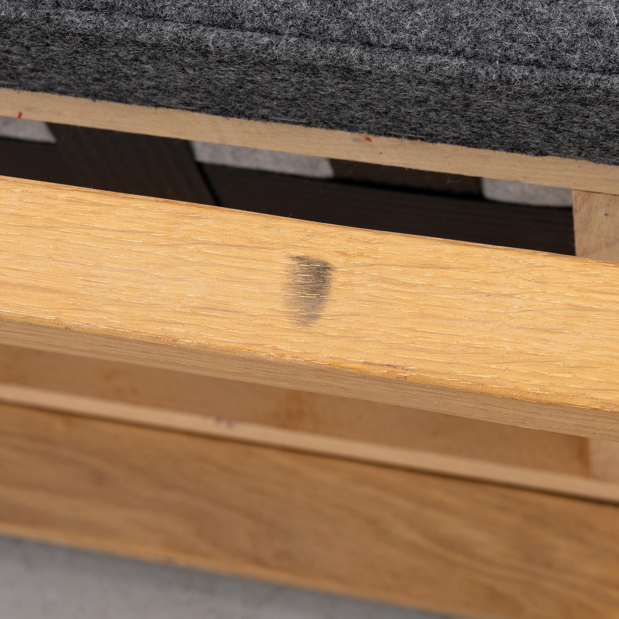 Arne Jacobsen, & Flemming Lassen, Soffa, ”Mayor AJ5”, &Tradition, Danmark, 2000-tal.