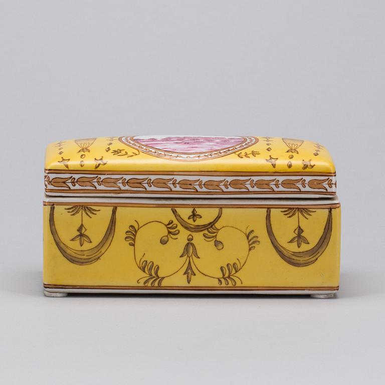 ASK MED LOCK, porslin, Kina, 1900-tal.