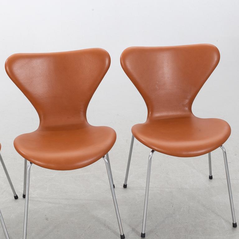 ARNE JACOBSEN, 6 kpl "Sjuan"-TUOLEJA, Fritz Hansen, Tanska.