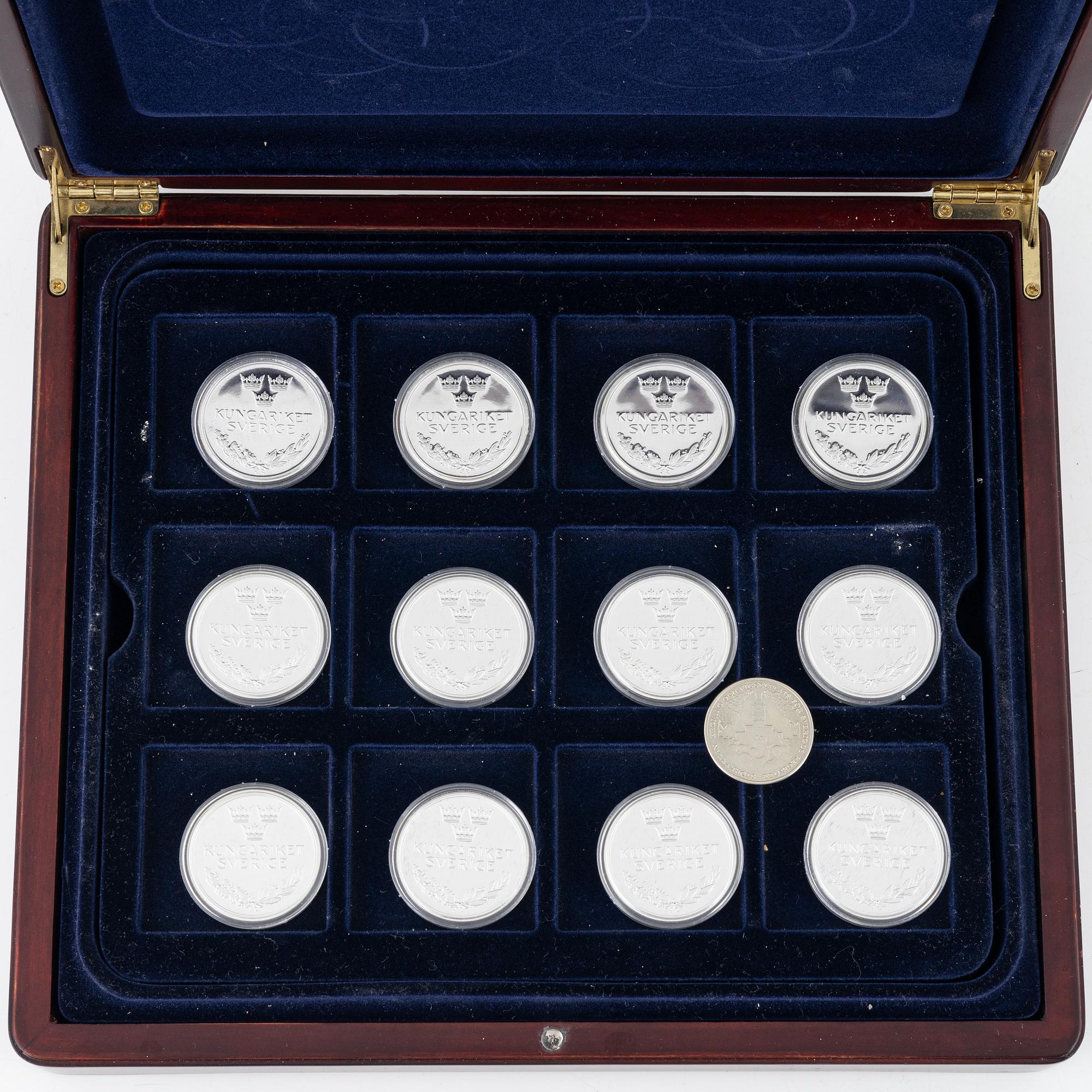 Minnesmynt, 36 st, silver, "Kungariket Sverige".
