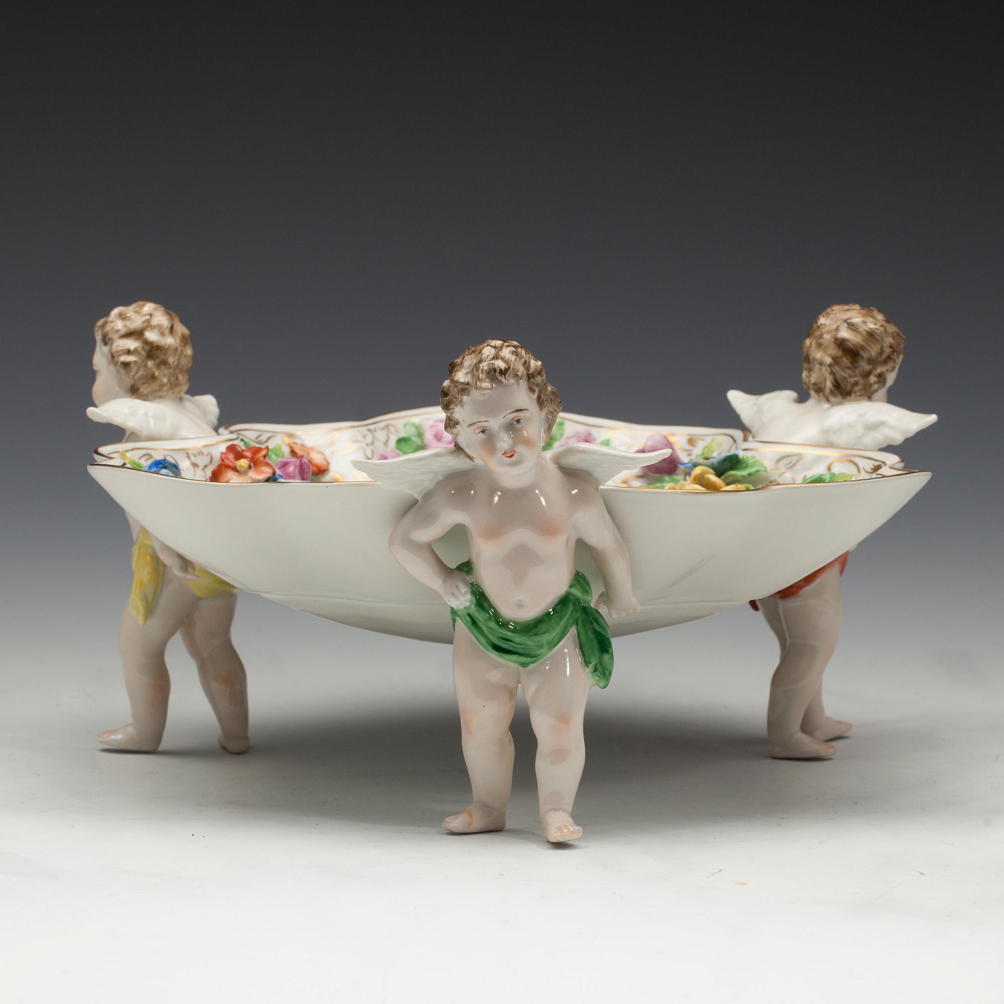 SKÅL PÅ FOT, porslin, Tyskland, Dresden, 1900-talets början.