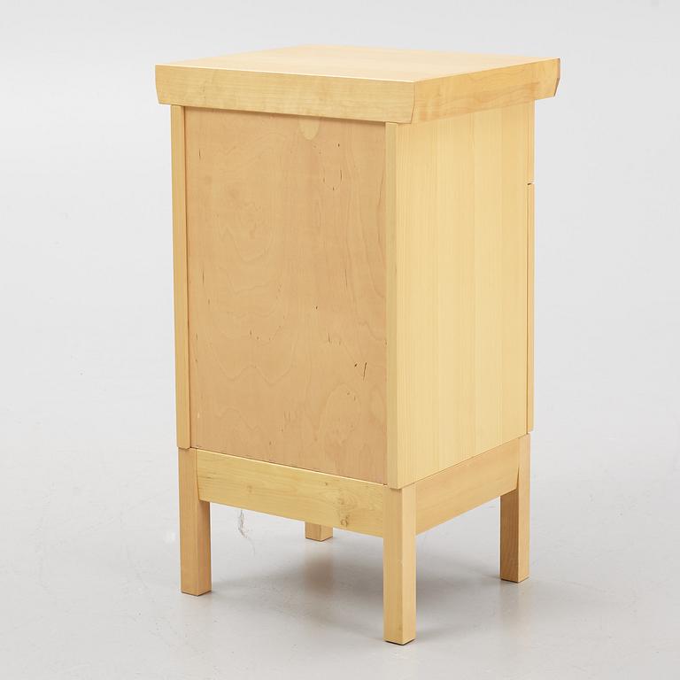 Karin Tyrefors, a cabinet, Fröseke Form.