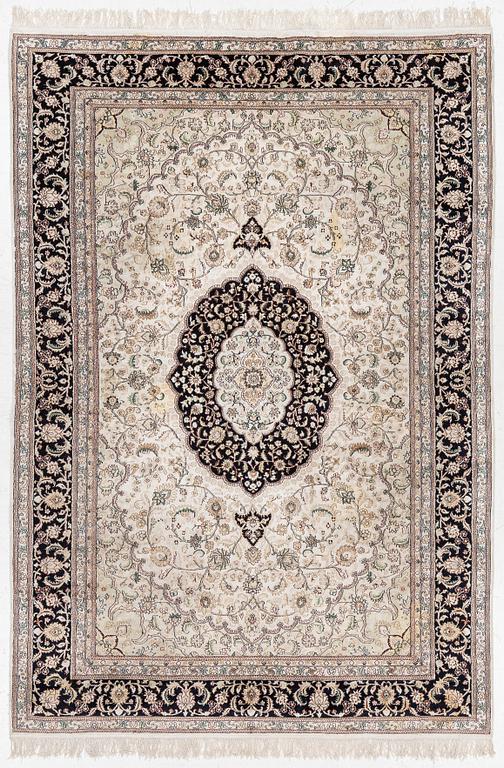 Matta, orientalisk, ca 278 x 190 cm.